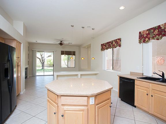 4th image of 14101 N 106th Pl