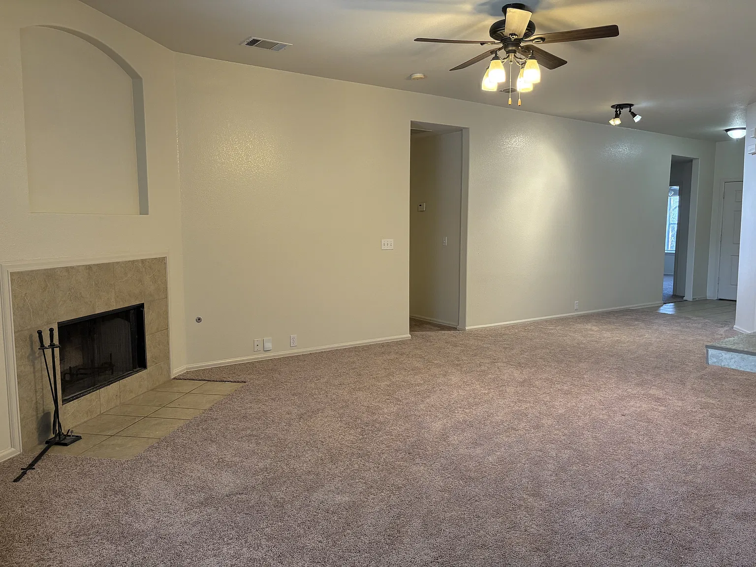 Camelia Parkway 125 -- Stefani - 1 — Photo 3