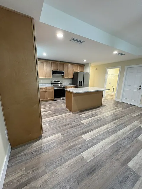 3 bed, 1472 sqft, $2,300 — Photo 3