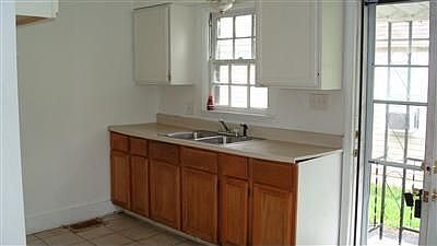2nd image of 4611 Laurel Dr