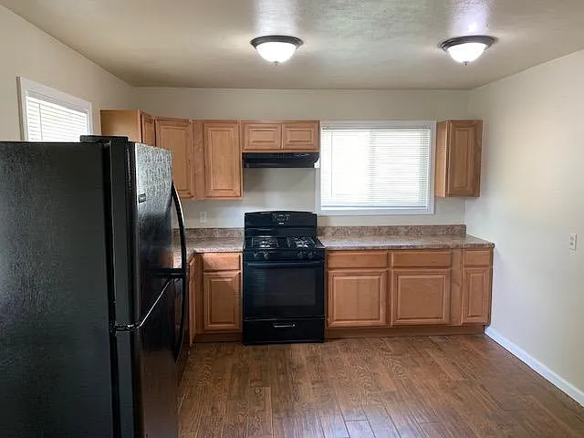 3 bed, 936 sqft, $1,525 — Photo 4