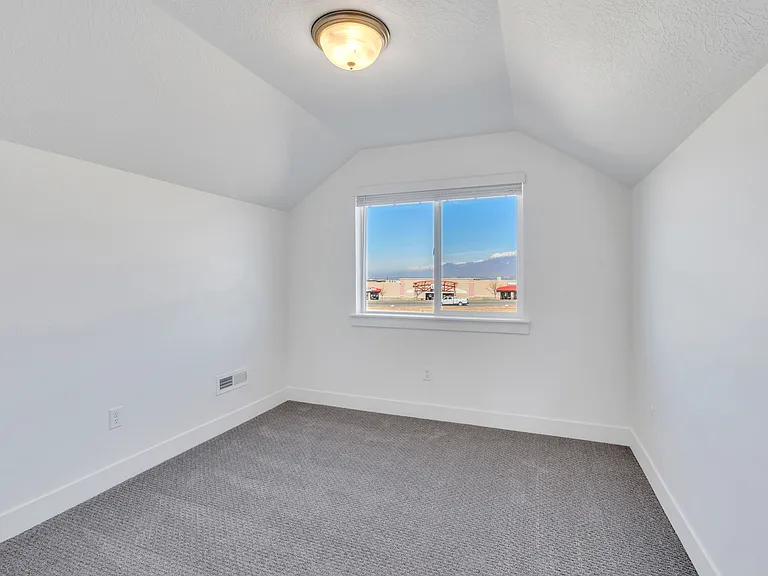 1287 E 920 N #1 — Photo 11