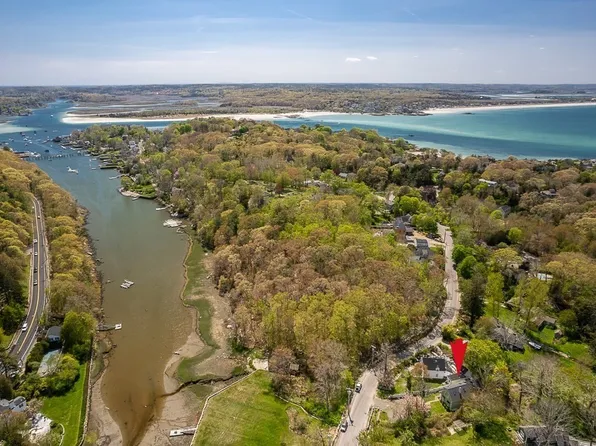 142 Leonard St, Gloucester, MA 01930