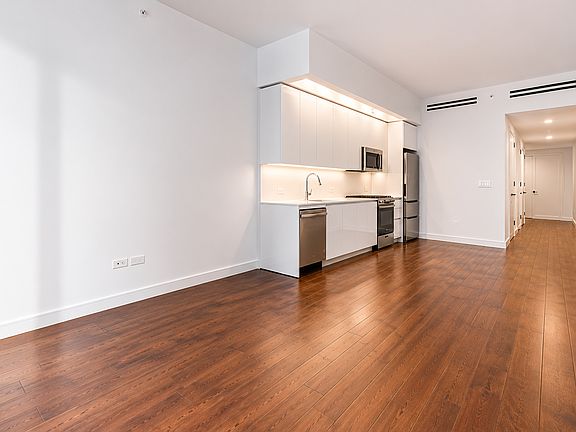 3rd image of 232 E 54th St APT 4d
