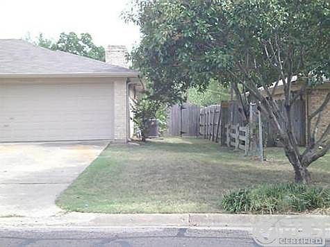 3rd image of 325 Wesley Dr