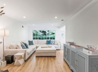 230 Riveredge Dr, Chatham, NJ 07928