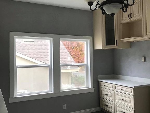 2nd image of 507 39th St #1