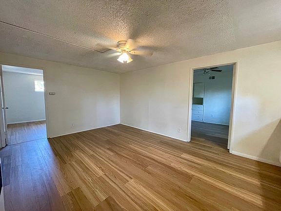 3rd image of 81505 Longdale Dr