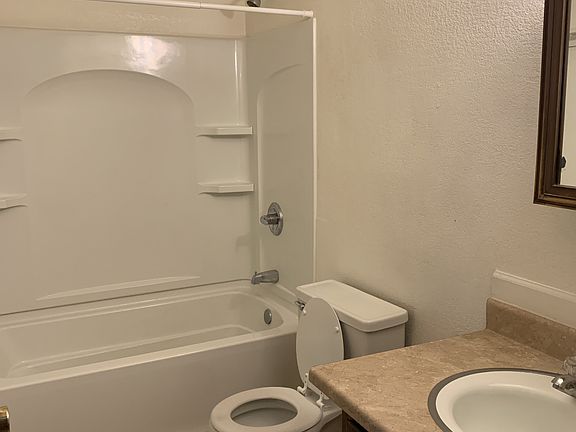 4th image of 1101 Downey St #5