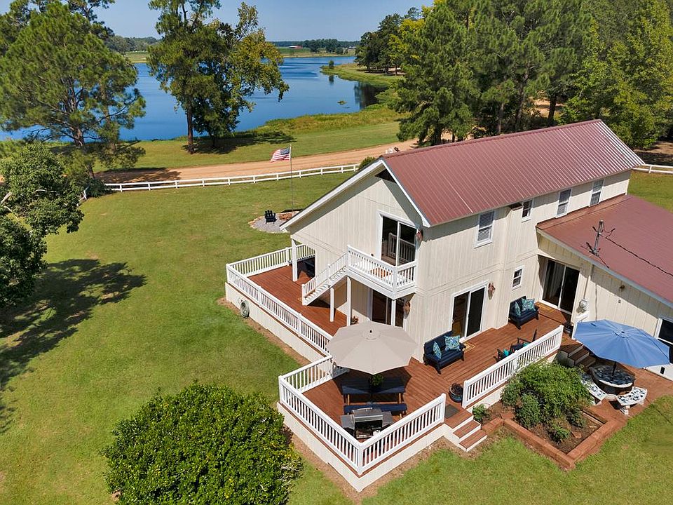 1st image of 1661 Lake Dr