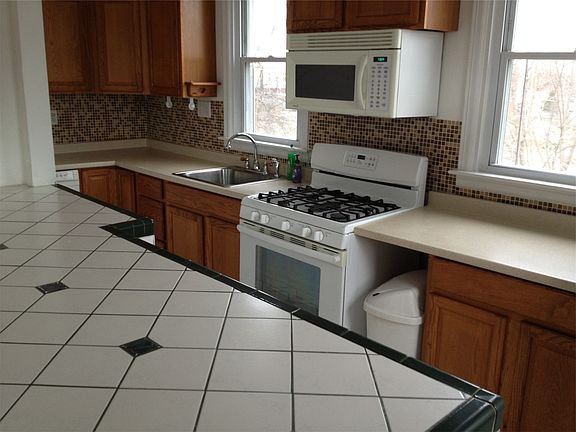 4th image of 4664 Weymouth St