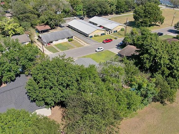 4th image of 535 Clearfield Dr