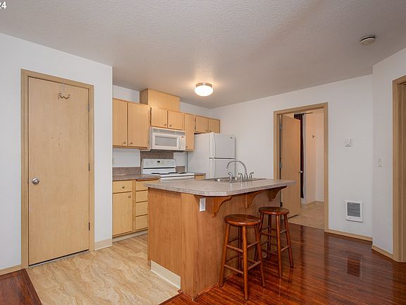 5th image of 14609 NE 20th Ave #C206