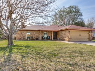 1824 Tobie Layne St, Benbrook, TX 76126