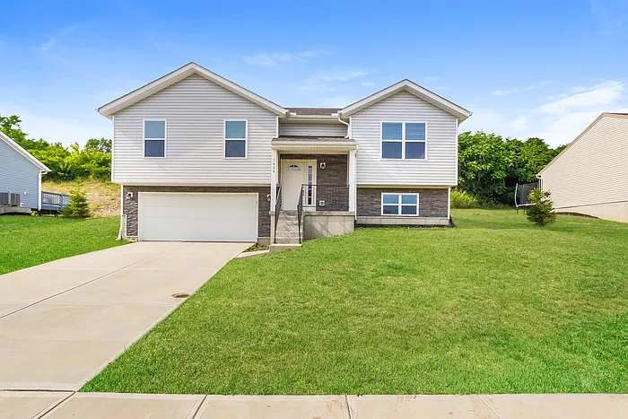 3 bed, 2.5 bath, 1600 sqft, $2,445 — Photo 1