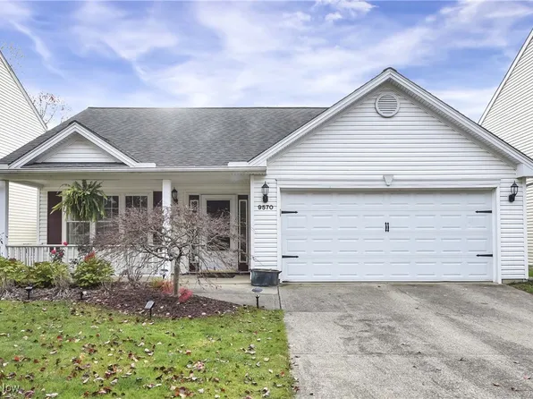 9570 Cyprus Ln, Olmsted Falls, OH 44138