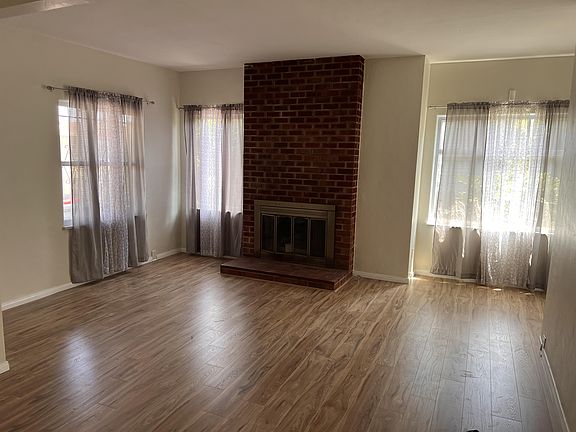 3rd image of 2849 C St