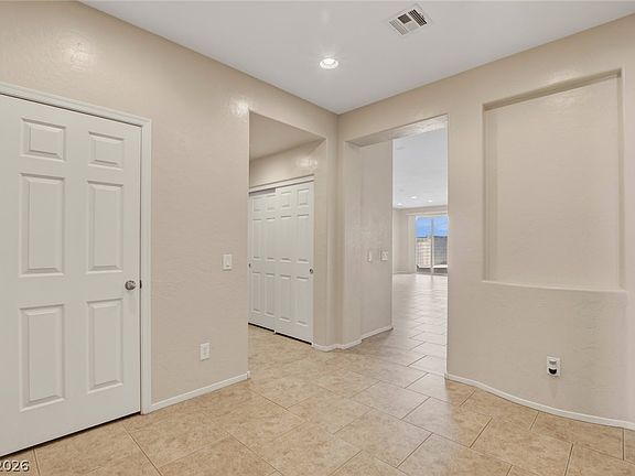 5th image of 6824 Woodland Vase Ct