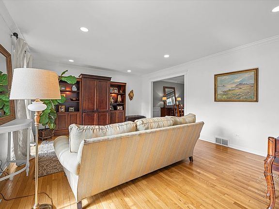 4th image of 1437 Royal Saint George Dr