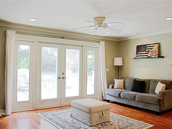 5th image of 109 W Brentridge Dr