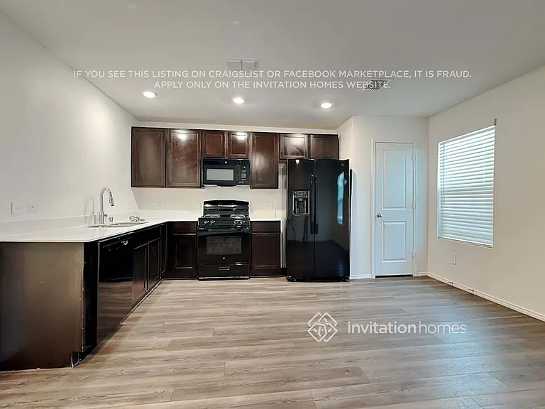 3052 Wallace Wells Ct — Photo 5