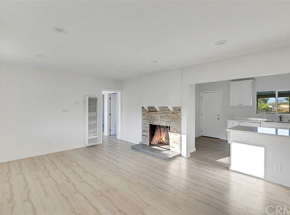 4th image of 465 Giano Ave