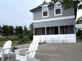 6 Bath St, Put In Bay, OH 43456