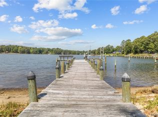 450 Yankee Point Rd, Lancaster, VA 22503