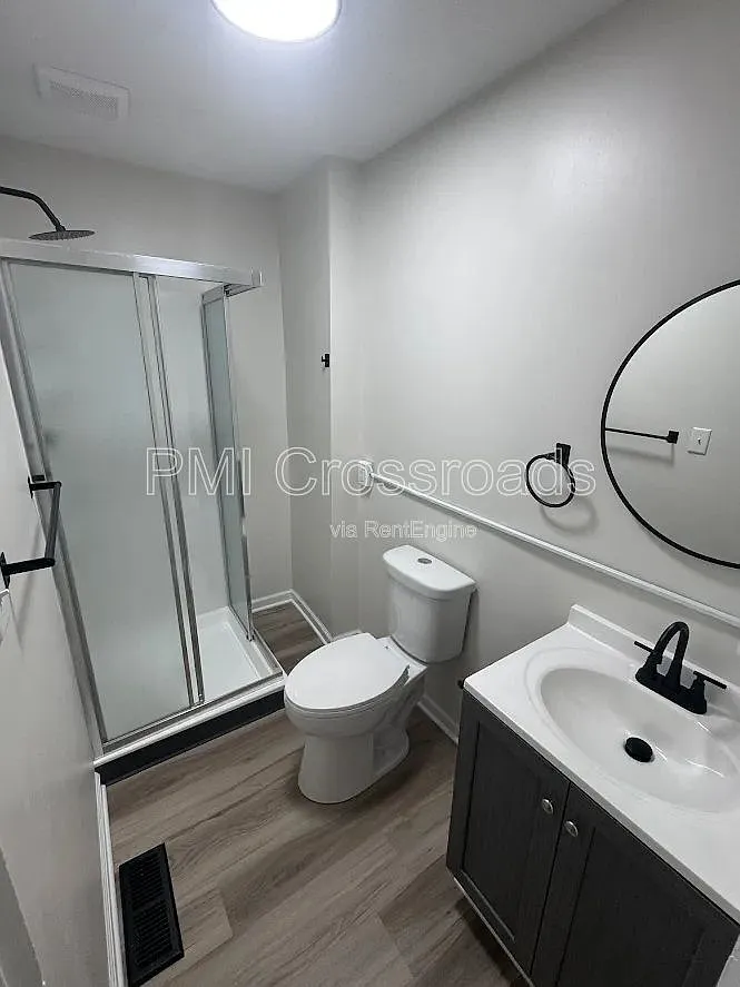 1 bed, 1.0 bath, 561 sqft, $930 — Photo 2