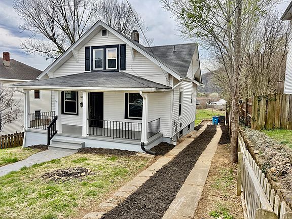 2nd image of 1021 Pechin Ave SE
