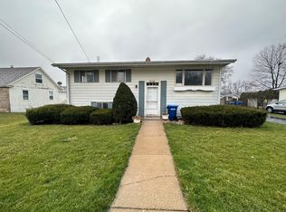 214 S 1st St, Elburn, IL 60119