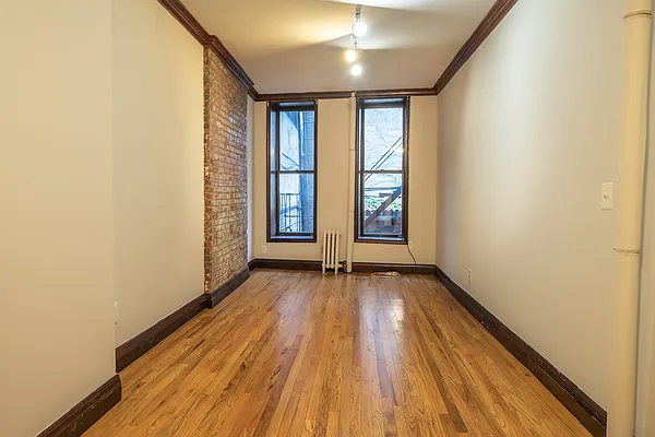 Rented by Metropolitan Equities | media 1