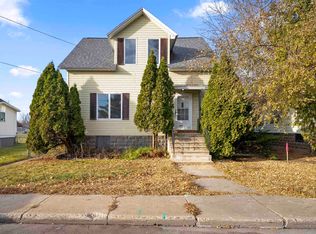 208 Ogden St, Marinette, WI 54143