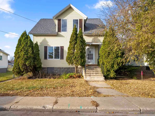 208 Ogden St, Marinette, WI 54143