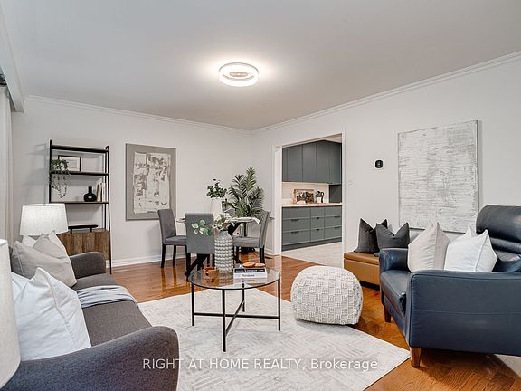 4th image of 63 Robinglade Ave