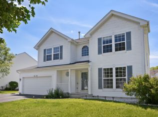 5687 McKenzie Dr, Lake In The Hills, IL 60156