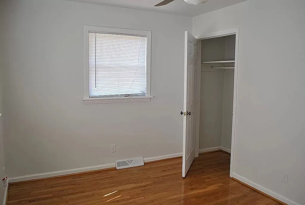 3 bed, 1100 sqft, $1,900 — Photo 4