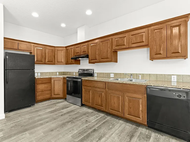 3745-3749 SE 127th Pl — Photo 7