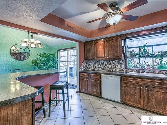 5th image of 12918 Olive St