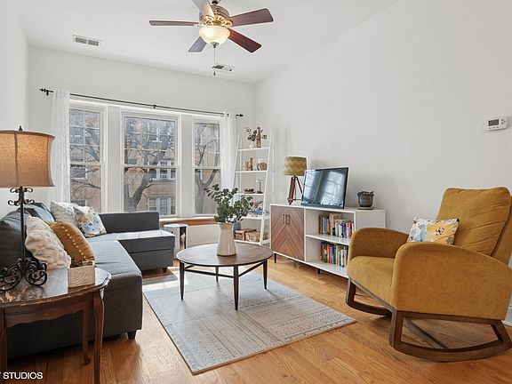 2nd image of 3400 W Sunnyside Ave APT 2