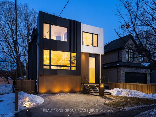 7 Bentley Dr, Toronto, ON M8Z 3L9