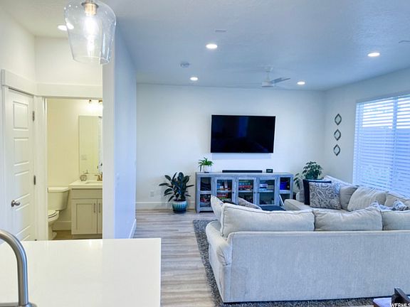 2nd image of 3962 N Aspen Ridge Way