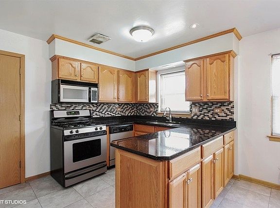 5th image of 3845 Wenonah Ave APT 3