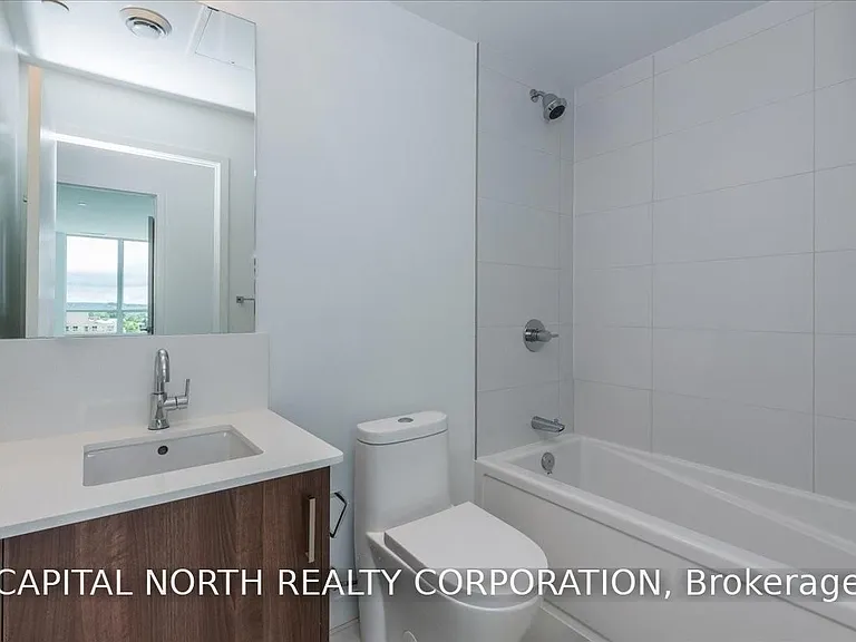 681 Yonge St #616 — Photo 11