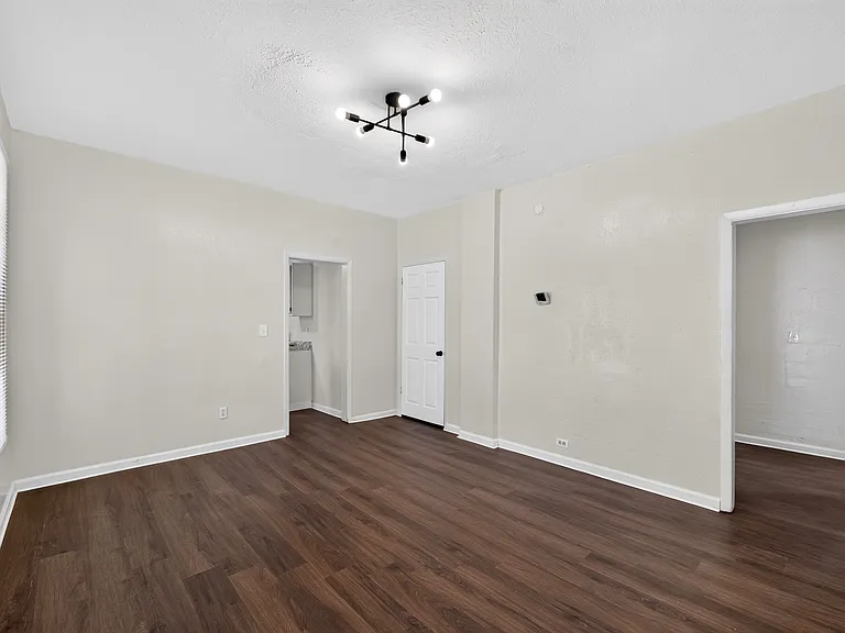505 Brown St — Photo 12