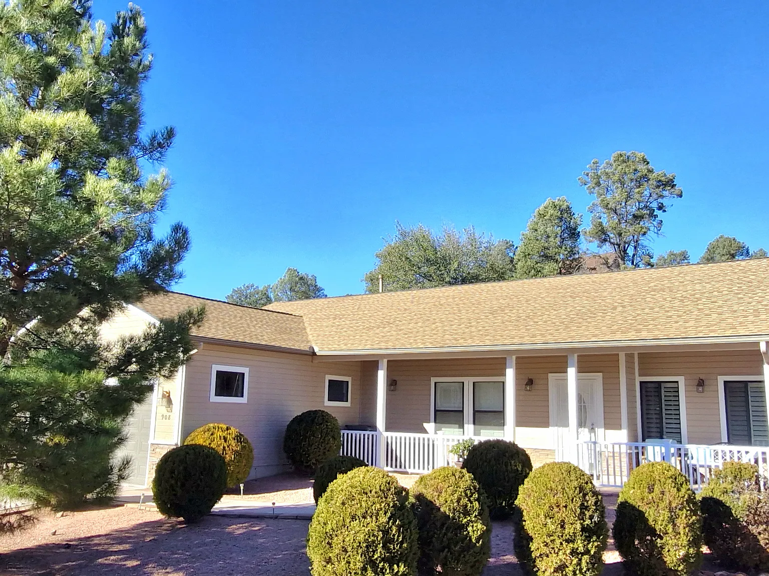908 W Landmark Trl — Photo 2