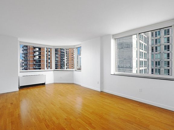 3rd image of 420 W 42nd St APT 34B