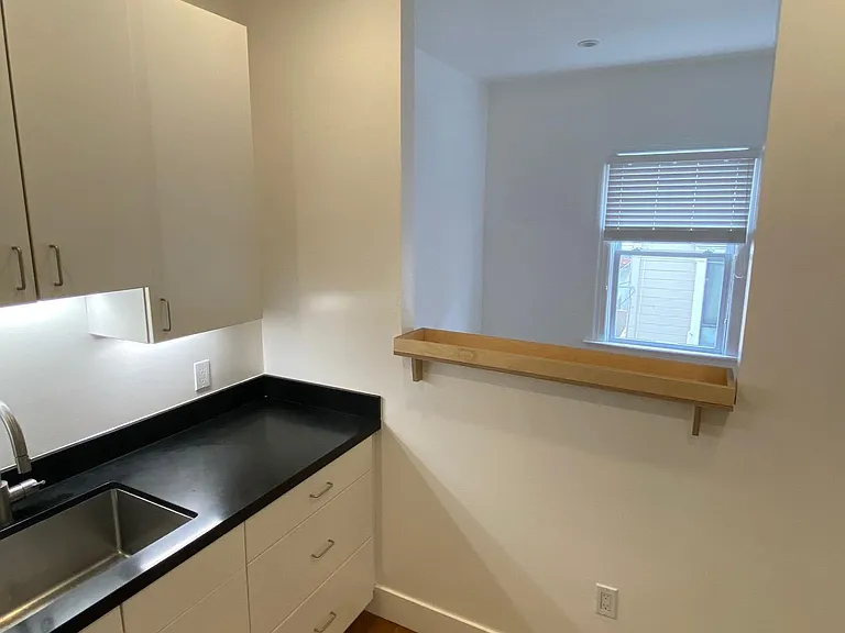 1843 Powell St #A — Photo 10