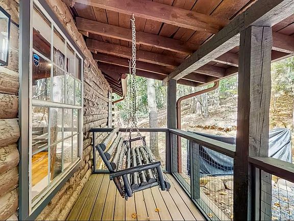 3rd image of 325 Pettit Ridge Rd