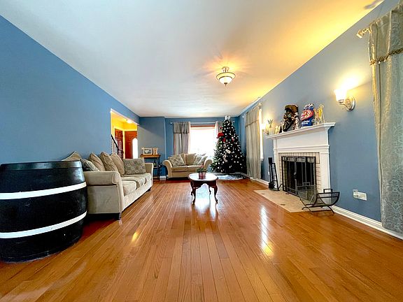 4th image of 102 Birch Ave